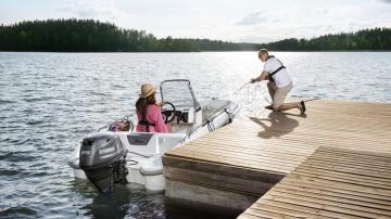 Yamaha 25 HP Uzun Şaft Direksiyon Sistemli Trimli Deniz Motoru (Enjeksiyonlu)
